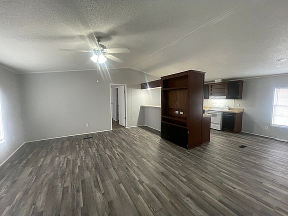 4th image of 124 Boone Ave