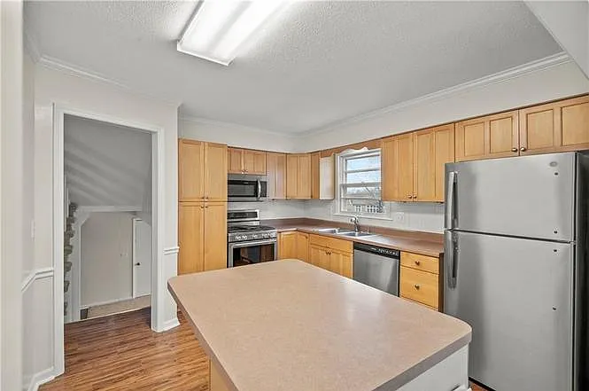 5401 W 102nd St — Photo 5