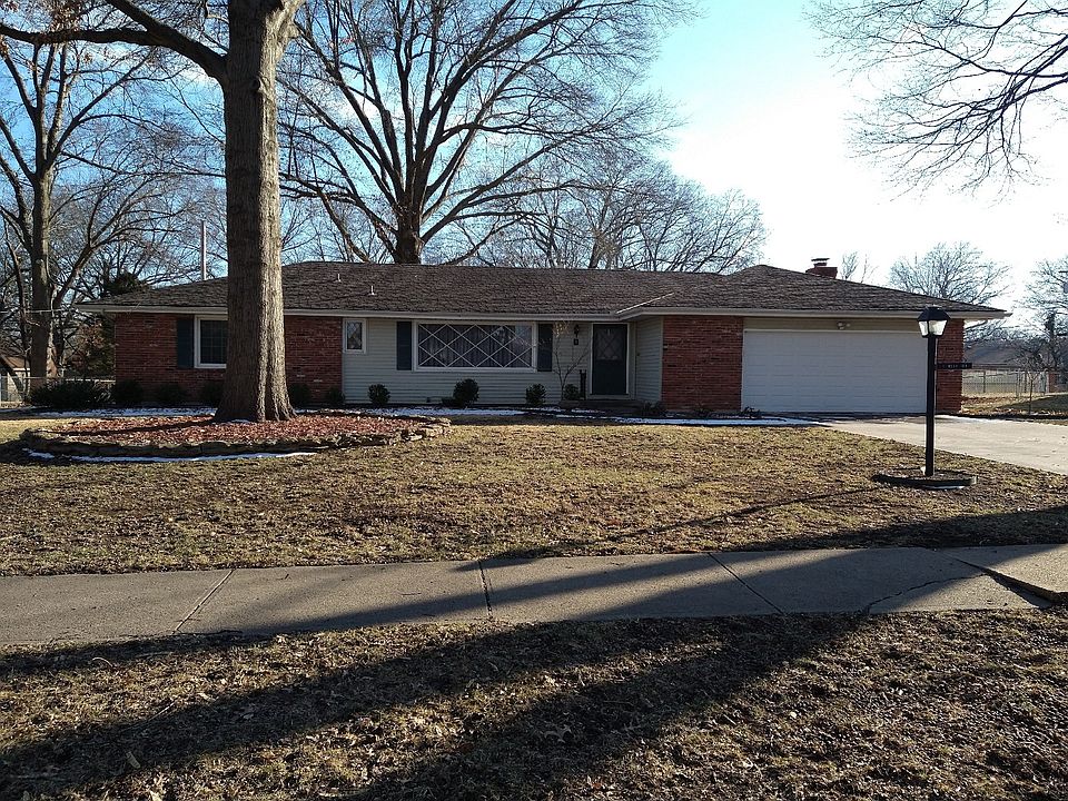 1st image of 1 W 109th St