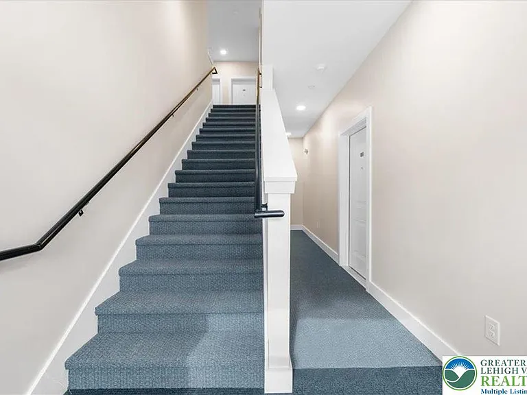 410 William St #204 — Photo 5