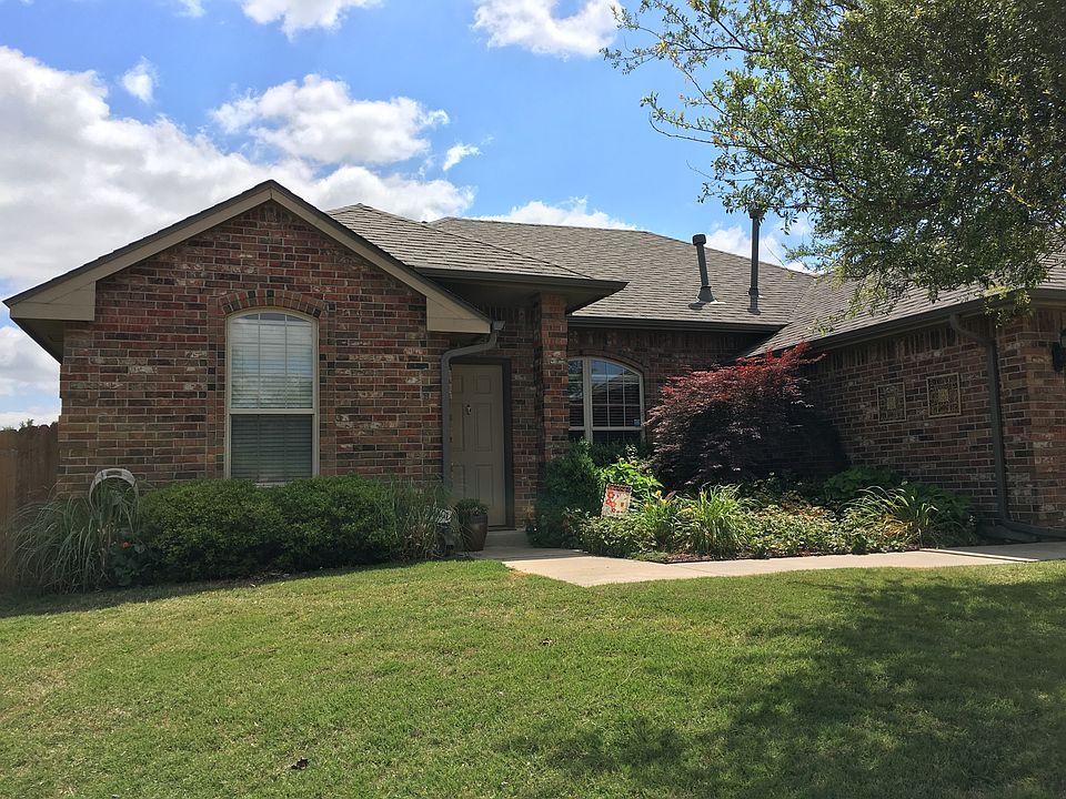 1st image of 21759 Pioneer Cir
