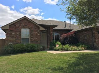 21759 Pioneer Cir, Edmond, OK 73012