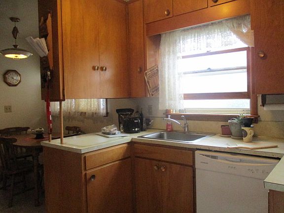 2nd image of 1517 Avenue L