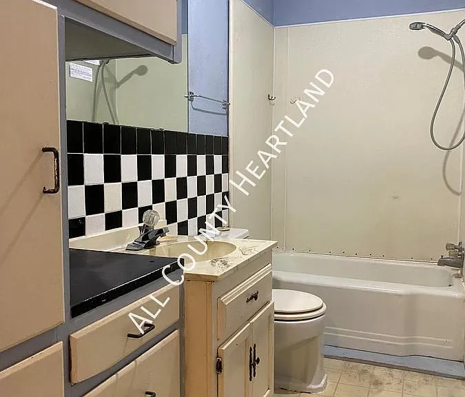 219 W Kenworthy St — Photo 14