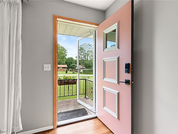 2nd image of 2970 Woodview Dr