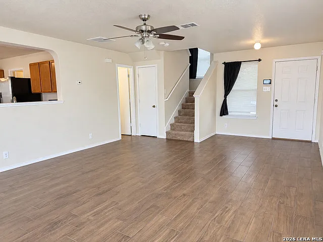 3 bed, 2.5 bath, 1972 sqft, $1,575 — Photo 4