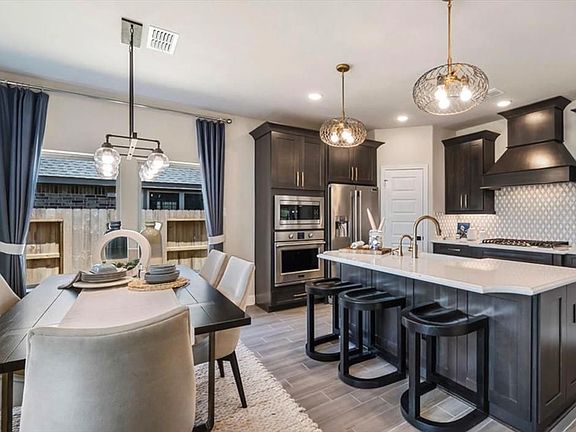 4th image of 8611 Azalea Crossing Ct