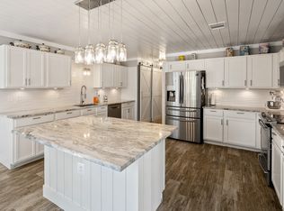 505 Cork Rd, Floresville, TX 78114