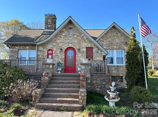 106 Myrtle St, Morganton, NC 28655