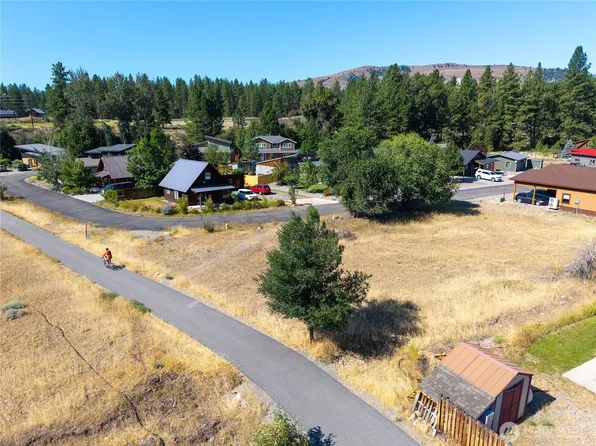 152 Greenwood Road, Winthrop, WA 98862