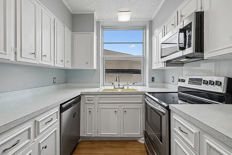 2 bed, 1627 sqft, $2,100 — Photo 4