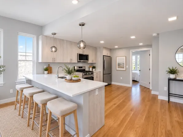 98 Prescott St #3C, Boston, MA 02128