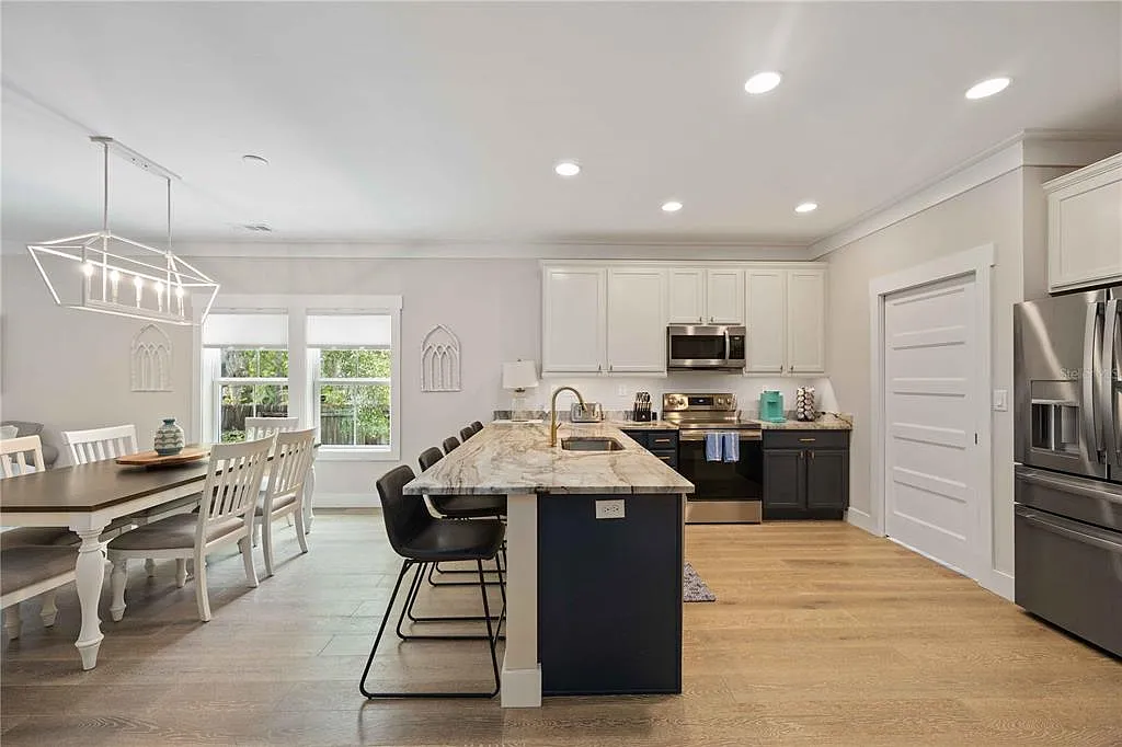 3 bed, 2.0 bath, 1650 sqft, $3,500 — Photo 4
