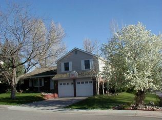 8236 E Hinsdale Dr, Centennial, CO 80112
