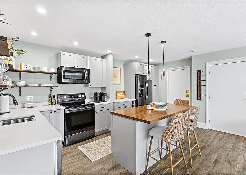 56 Coffey St #1