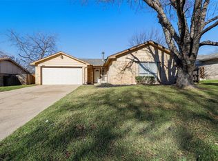 3817 Raywood Dr, Grand Prairie, TX 75052