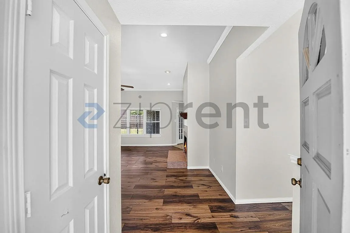3 bed, 1771 sqft, $2,225 — Photo 4
