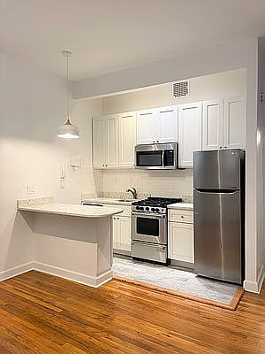 5th image of 410 W End Ave APT 1F
