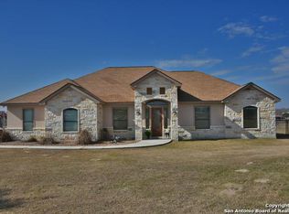120 Abrego Mount Dr, Floresville, TX 78114