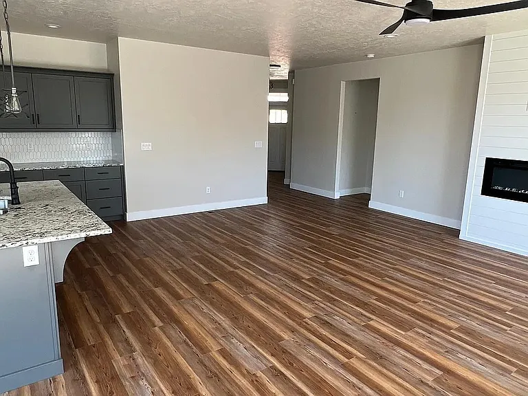 1105 SW Camille Dr — Photo 7