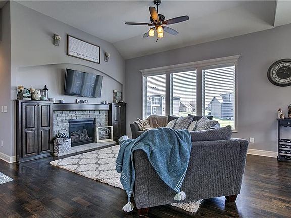 Beautiful stone FP, cathedral ceilings in LR
