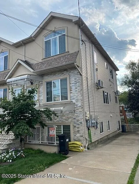 Building Photo - 134 Livingston Ave #A
