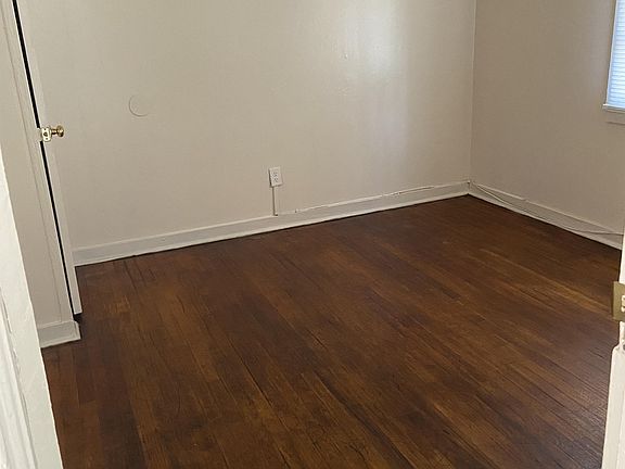 5th image of 2402 Knox Dr
