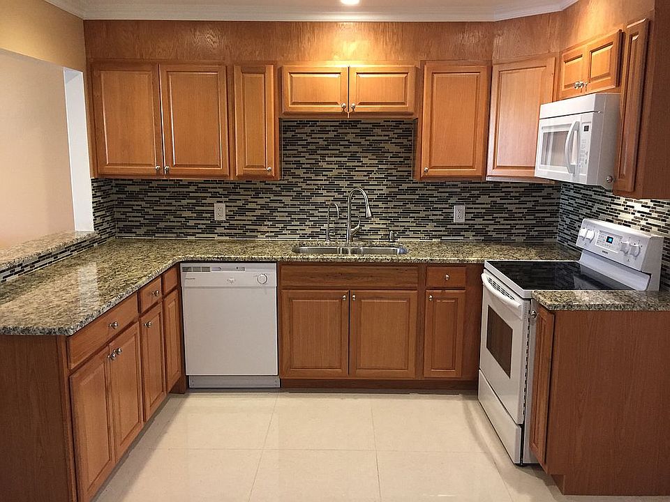 2nd image of 8958 SE Hobe Ridge Ave