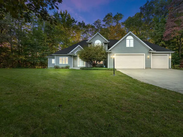 7674 Potato Hole Ct, New Carlisle, IN 46552