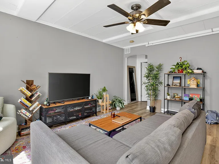 44 S 3rd St #3 — Photo 3