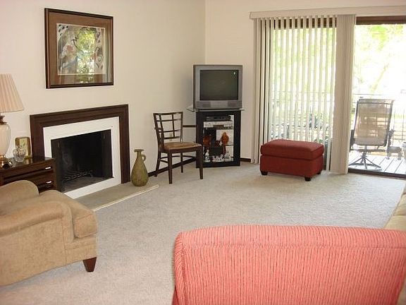 3rd image of 4120 Parklawn Ave APT 123
