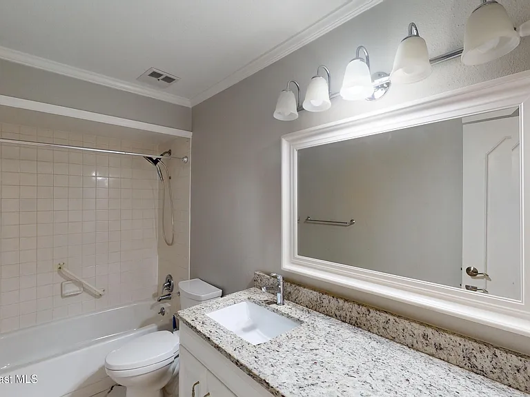 216 Country Club Dr — Photo 17