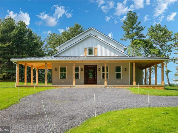 460 Shade Tree Ln, Shenandoah Junction, WV 25442
