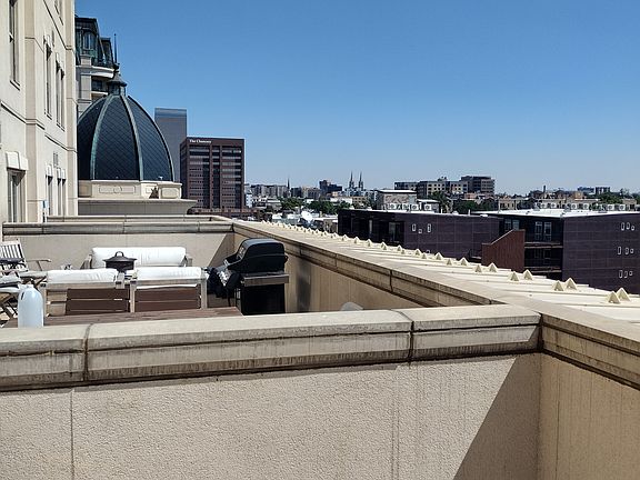2nd image of 925 N Lincoln St APT 7H