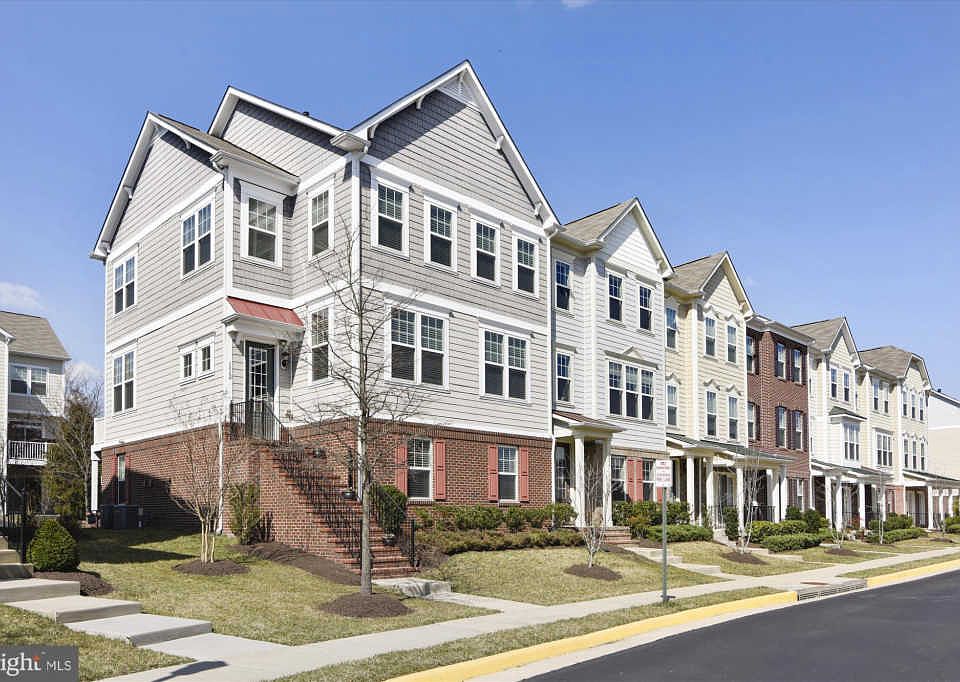 1st image of 112 Anthem Ave
