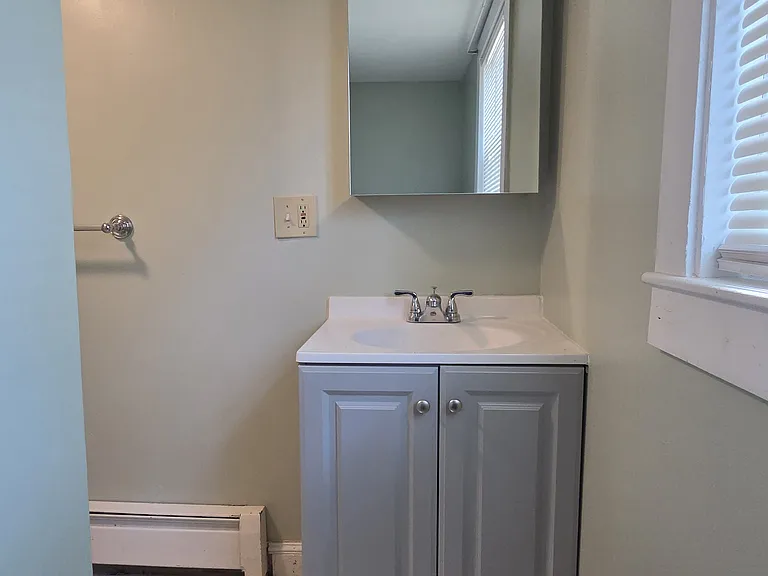128 Weare St #2 — Photo 16
