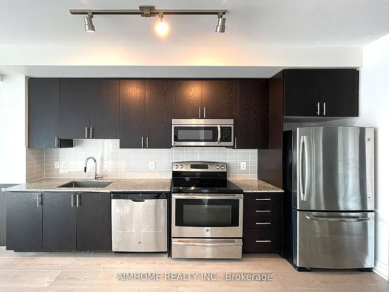 7161 Yonge St #2028 — Photo 9