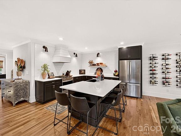 3rd image of 3020 Holt St