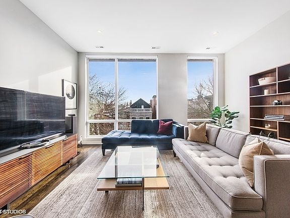 3rd image of 1512 W Huron St #3