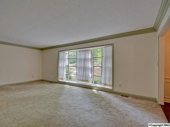 4th image of 3132 Heatherhill Dr SE