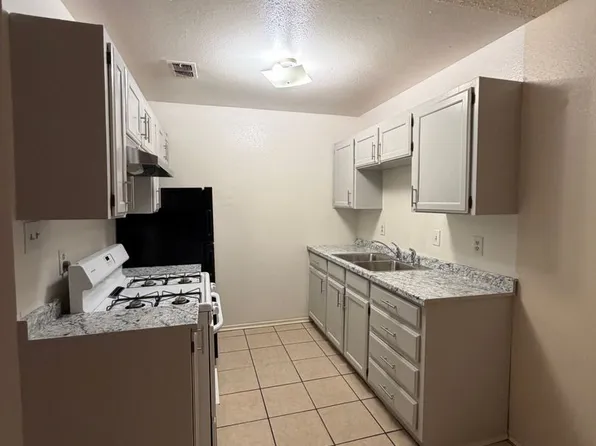 Alston apartments, 604 E Alston St #8, Hobbs, NM 88240