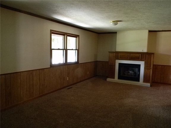 4th image of 3513 W State Highway 46
