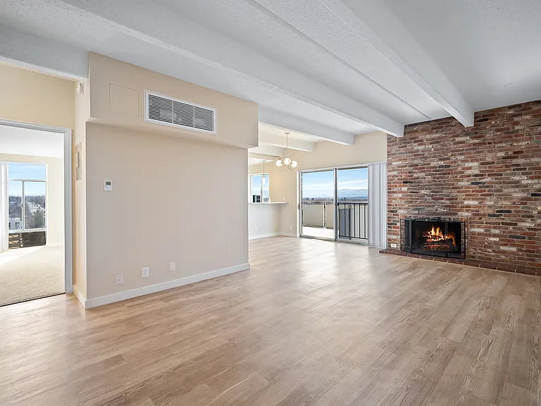 Heritage House Apartments — Photo 22