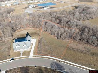 22 S Pointe Ct, North Mankato, MN 56003