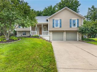 1403 SE 7th Ct, Lees Summit, MO 64063