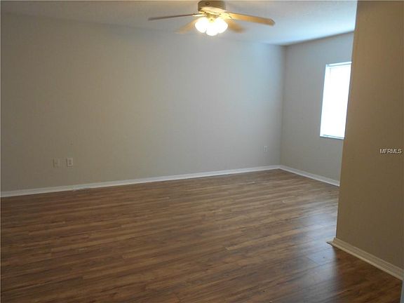 4th image of 18177 Sandy Pointe Dr