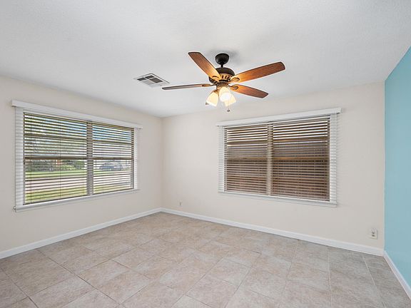 5th image of 6621 Golf Crest Dr