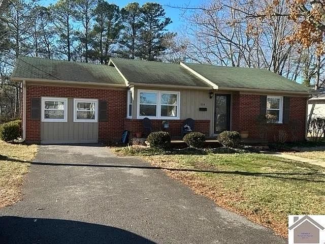 1st image of 214 Woodlawn Ave