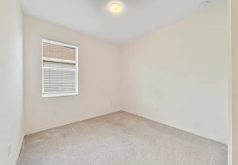 662 Fairview Ave — Photo 7