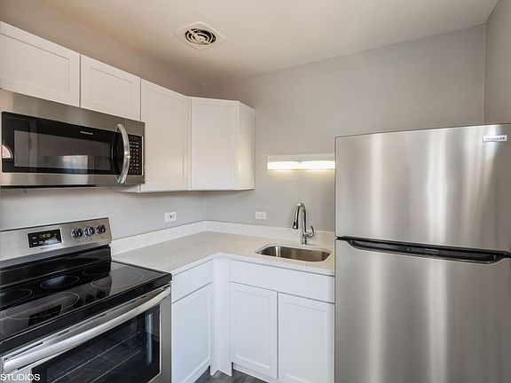 4th image of 410-440 W Palatine Rd #430-12